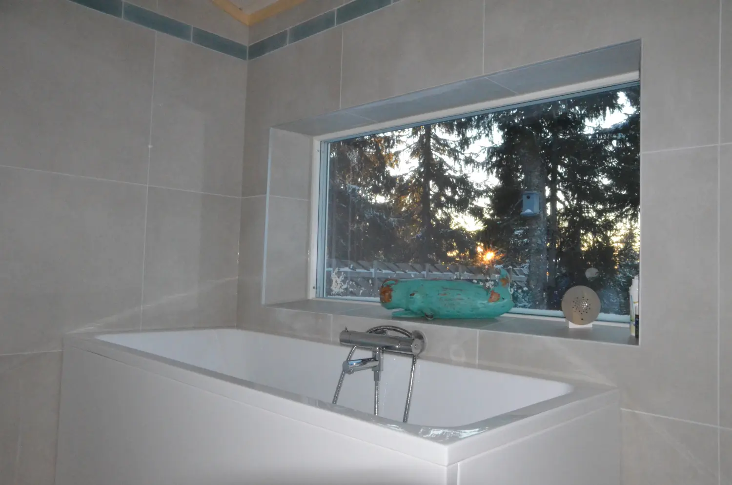 Badezimmer am Ferienhaus in Sjusjøen bei Lillehammer im Sommer