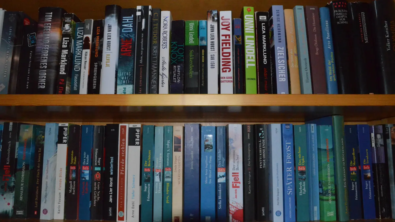 Bücherregal von Hygge Hytte